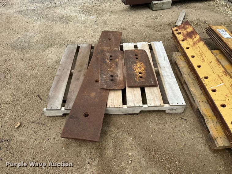 image for item DV0913 Motor grader cutting edges