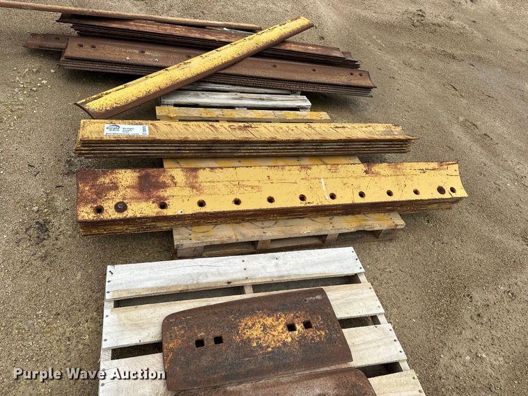 image for item DV0913 Motor grader cutting edges