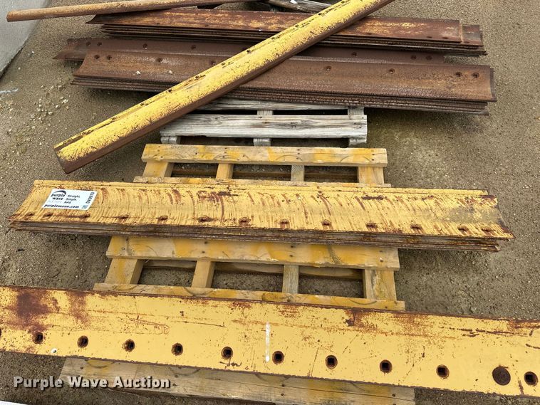 image for item DV0913 Motor grader cutting edges