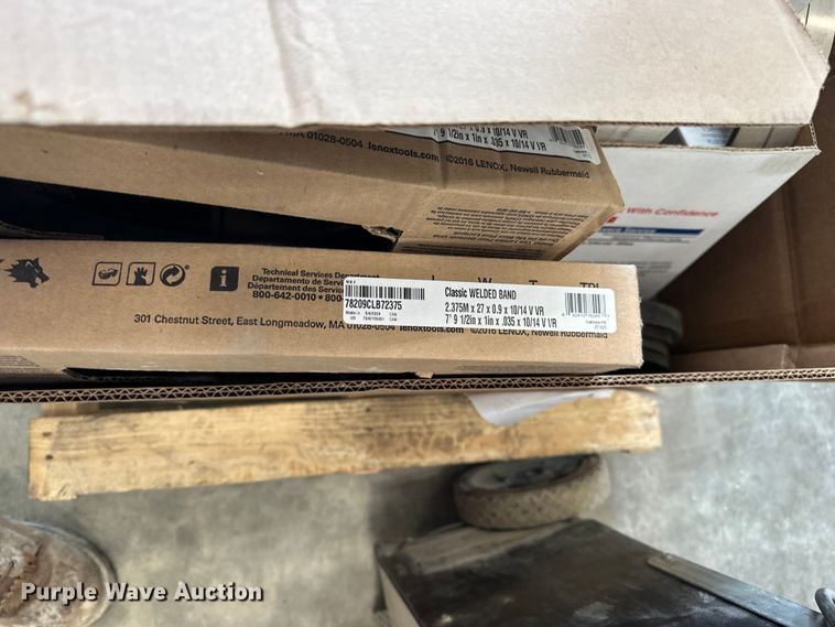 image for item DV0918 Truck parts