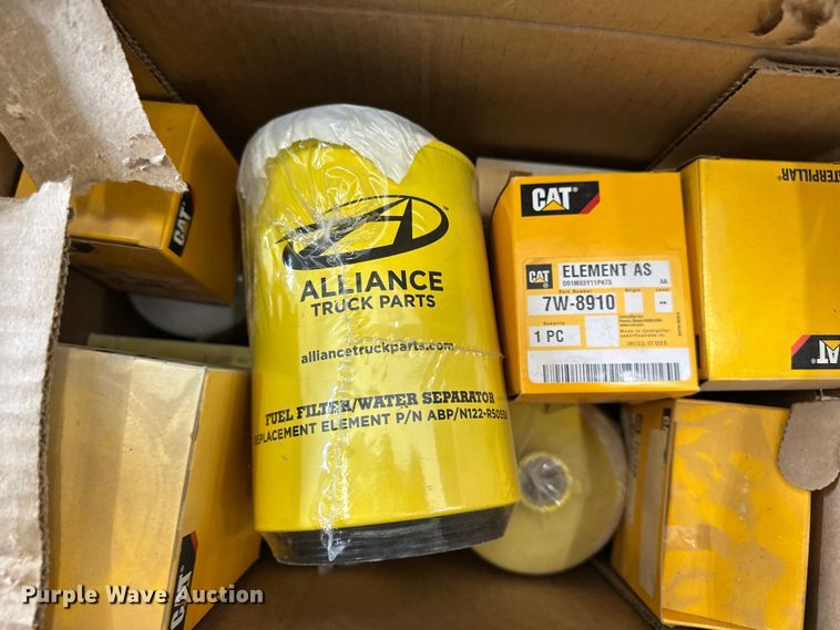 image for item DV0918 Truck parts