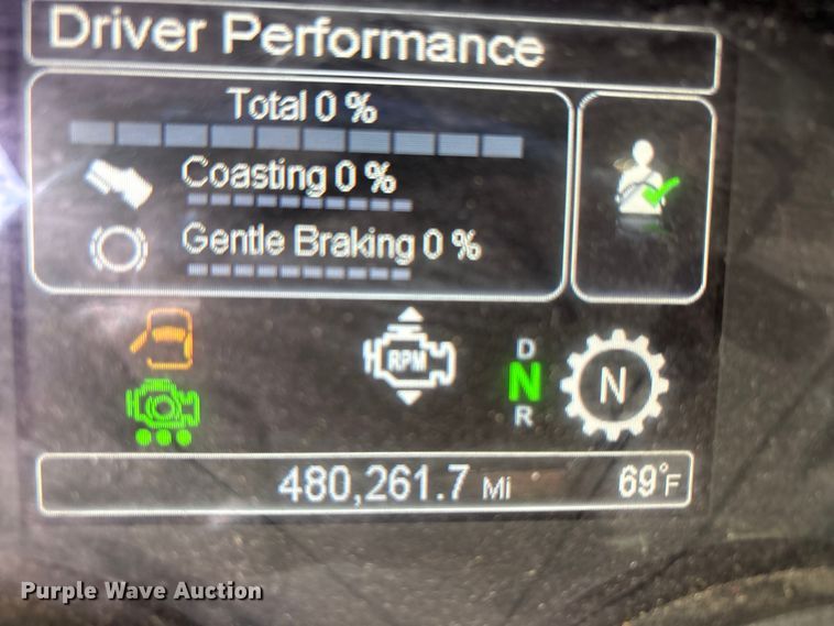 image for item DV8505 2019 Peterbilt 579 semi truck