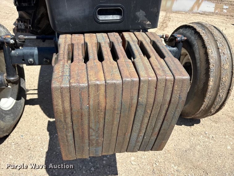 image for item DV8508 2003 New Holland TL90 tractor
