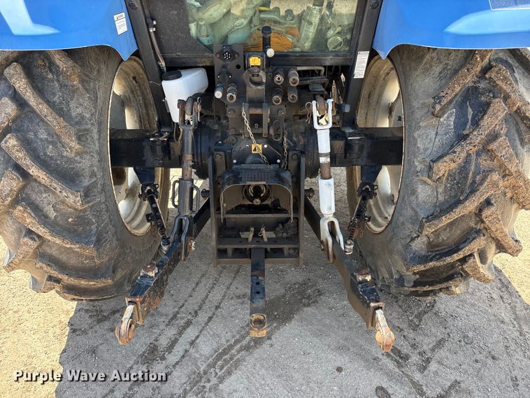 image for item DV8508 2003 New Holland TL90 tractor