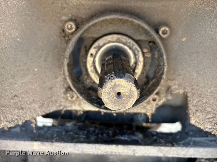 image for item DV8508 2003 New Holland TL90 tractor