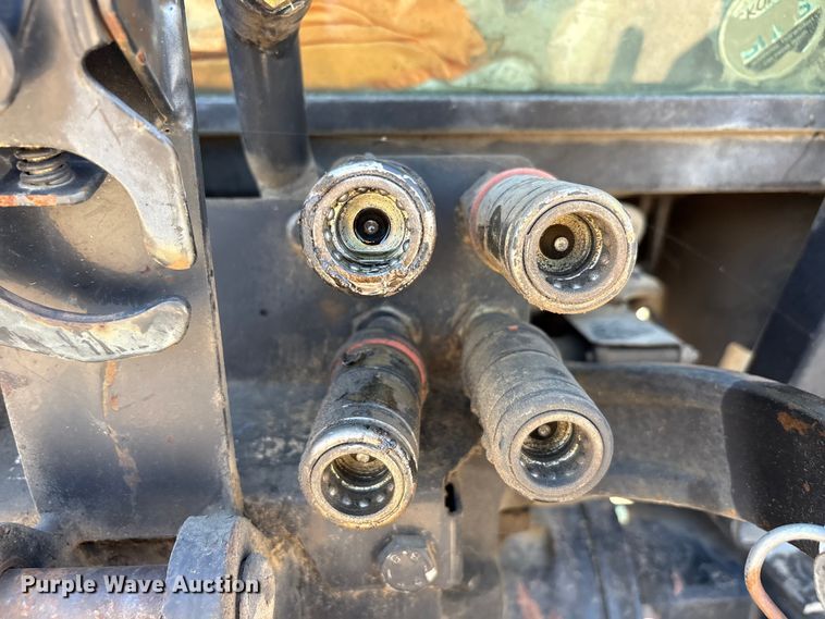 image for item DV8508 2003 New Holland TL90 tractor
