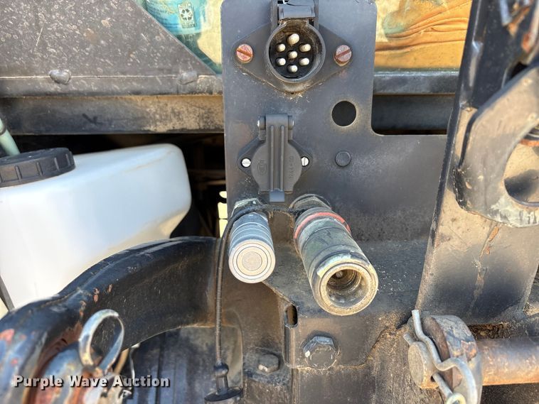 image for item DV8508 2003 New Holland TL90 tractor