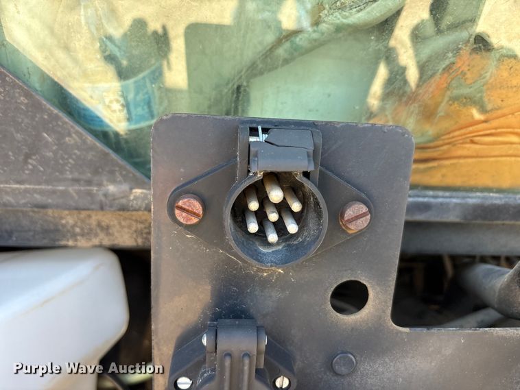 image for item DV8508 2003 New Holland TL90 tractor