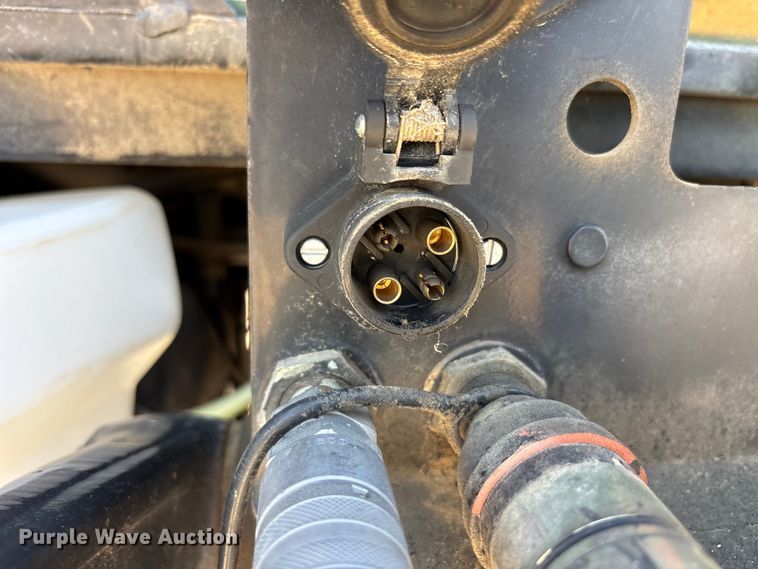 image for item DV8508 2003 New Holland TL90 tractor