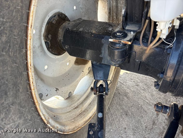 image for item DV8508 2003 New Holland TL90 tractor
