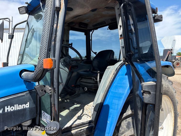 image for item DV8508 2003 New Holland TL90 tractor