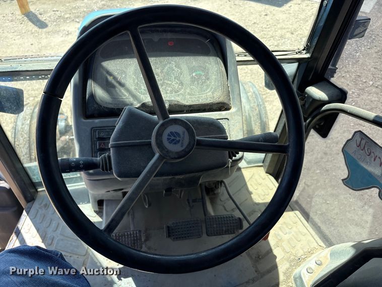 image for item DV8508 2003 New Holland TL90 tractor