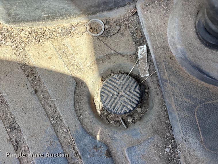 image for item DV8508 2003 New Holland TL90 tractor