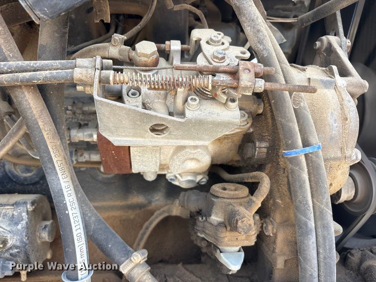 image for item DV8508 2003 New Holland TL90 tractor