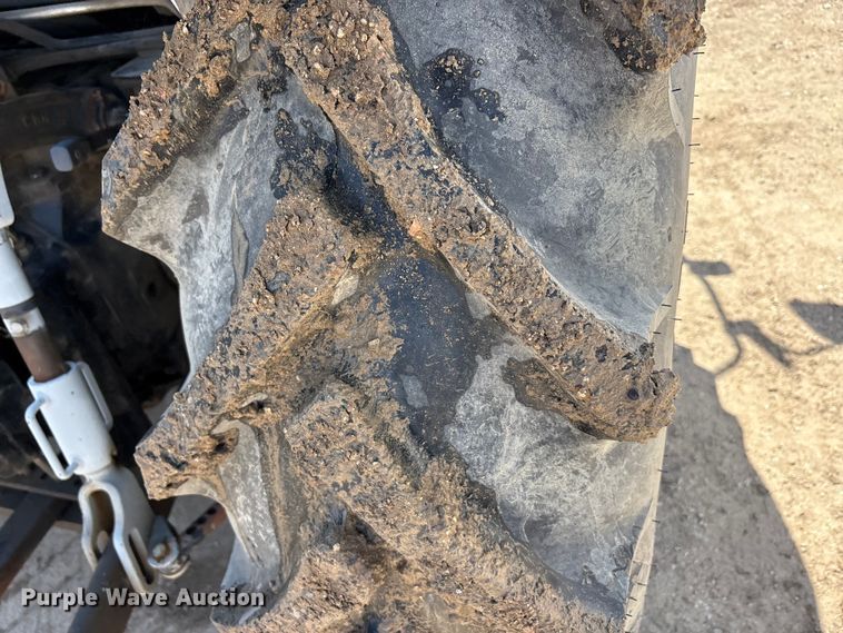 image for item DV8508 2003 New Holland TL90 tractor
