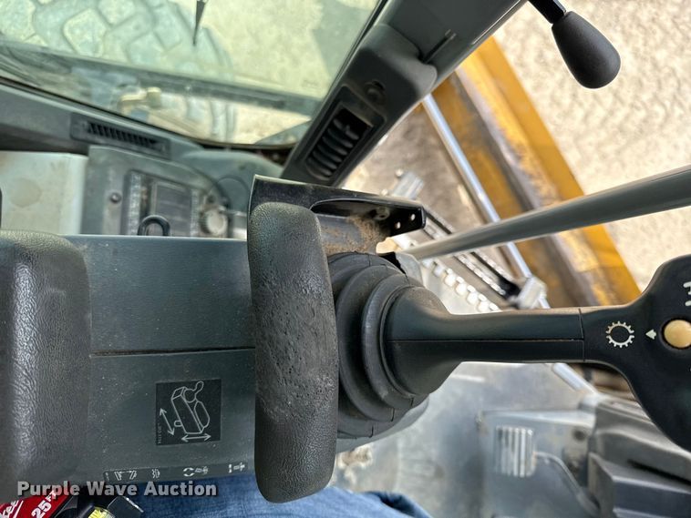 image for item DZ4445 2010 Caterpillar 120M AWD motor grader