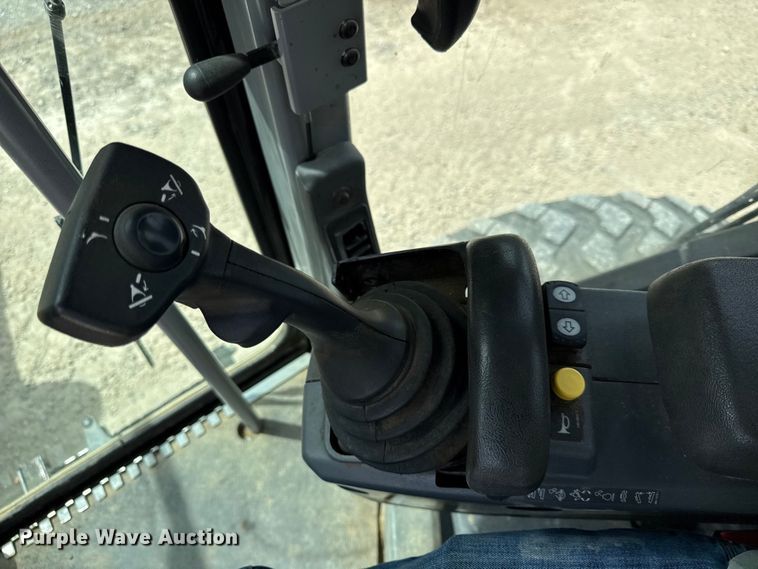 image for item DZ4445 2010 Caterpillar 120M AWD motor grader