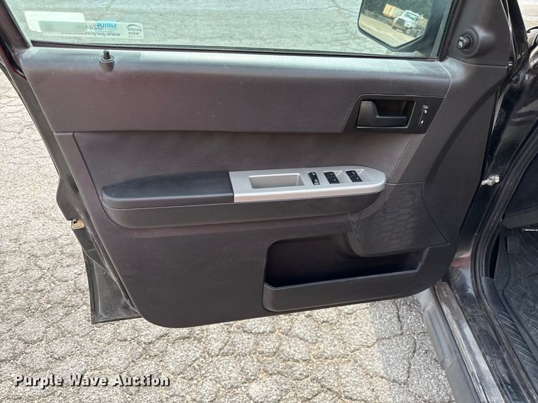 image for item DZ4448 2011 Ford Escape SUV