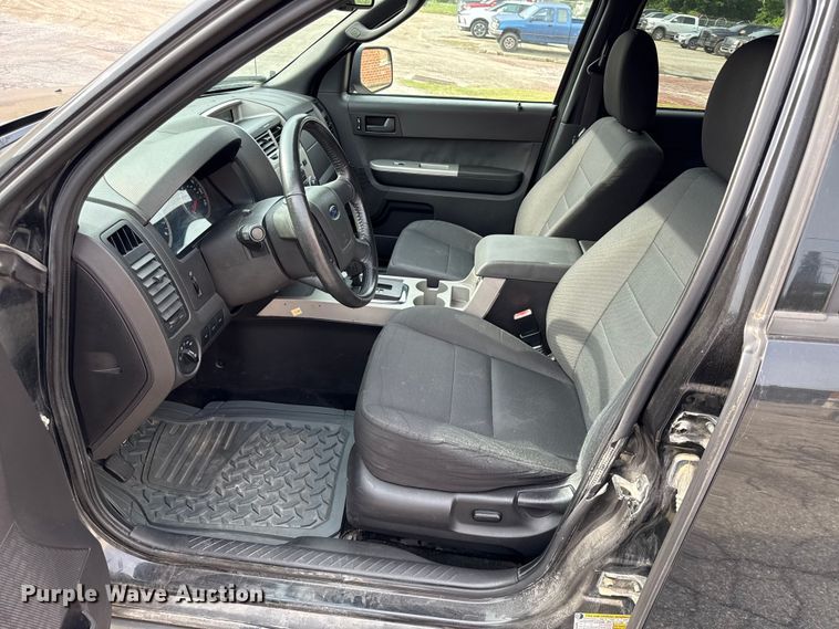 image for item DZ4448 2011 Ford Escape SUV