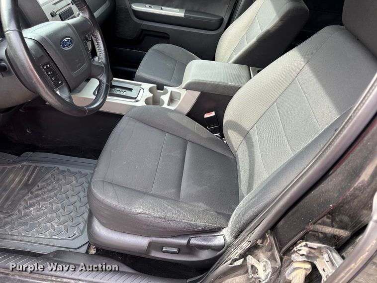 image for item DZ4448 2011 Ford Escape SUV