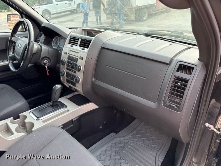 image for item DZ4448 2011 Ford Escape SUV