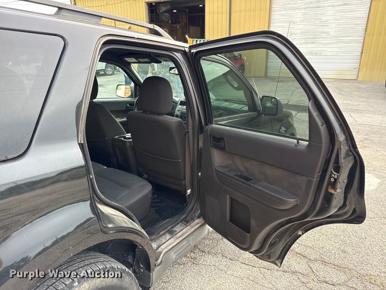 image for item DZ4448 2011 Ford Escape SUV
