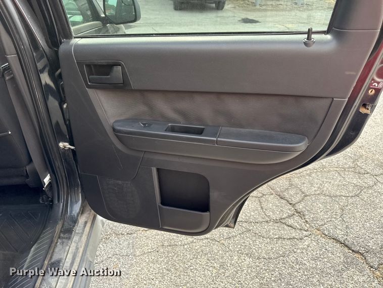 image for item DZ4448 2011 Ford Escape SUV