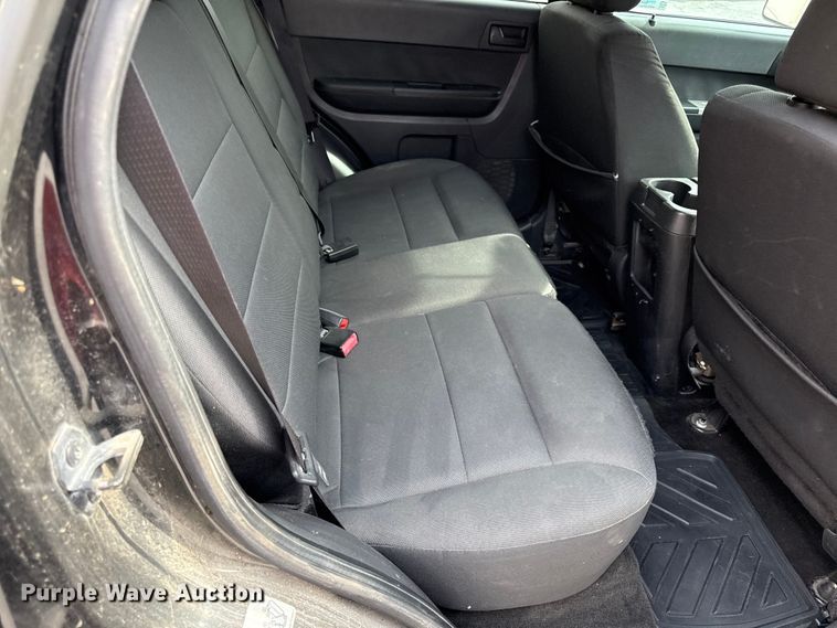 image for item DZ4448 2011 Ford Escape SUV