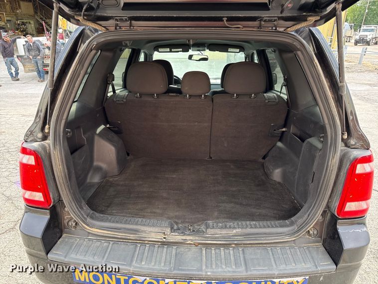 image for item DZ4448 2011 Ford Escape SUV