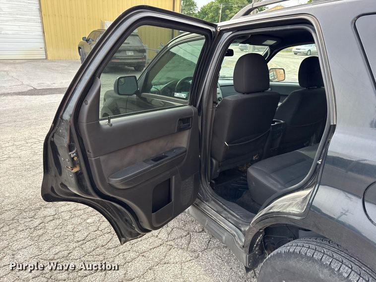 image for item DZ4448 2011 Ford Escape SUV