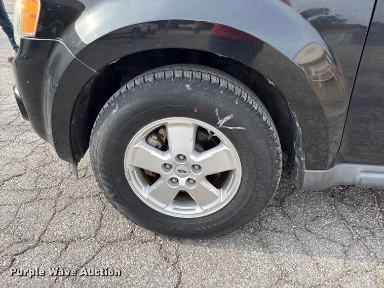image for item DZ4448 2011 Ford Escape SUV