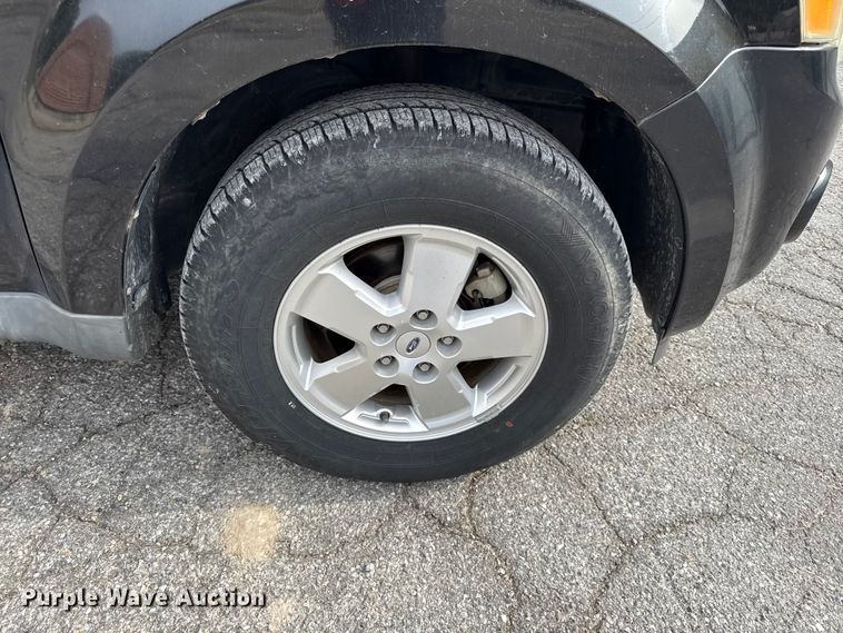 image for item DZ4448 2011 Ford Escape SUV