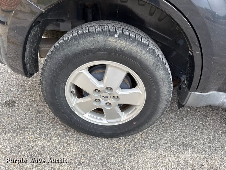 image for item DZ4448 2011 Ford Escape SUV