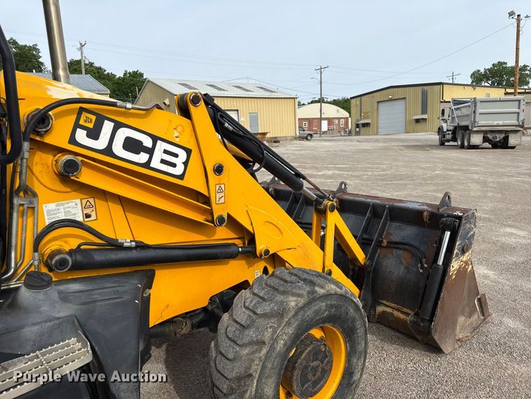 image for item DZ4449 JCB 3CX 14FT Super backhoe