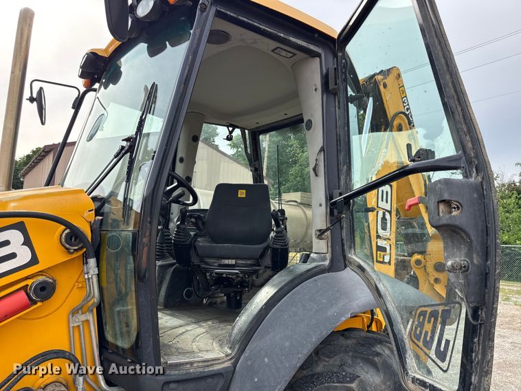 image for item DZ4449 JCB 3CX 14FT Super backhoe