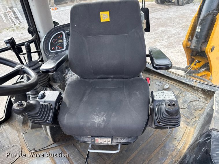 image for item DZ4449 JCB 3CX 14FT Super backhoe