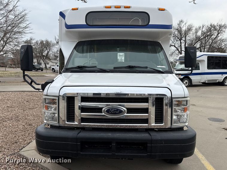 image for item DZ5148 2010 Ford Eldorado Aerotech E450 Super Duty shuttle bus