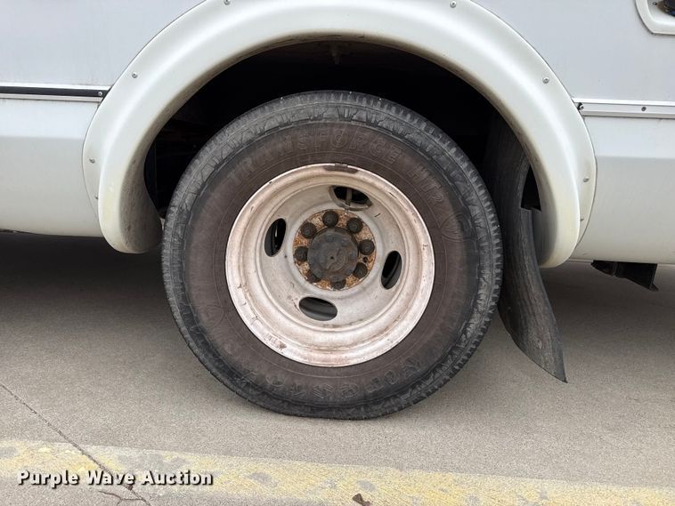 image for item DZ5148 2010 Ford Eldorado Aerotech E450 Super Duty shuttle bus