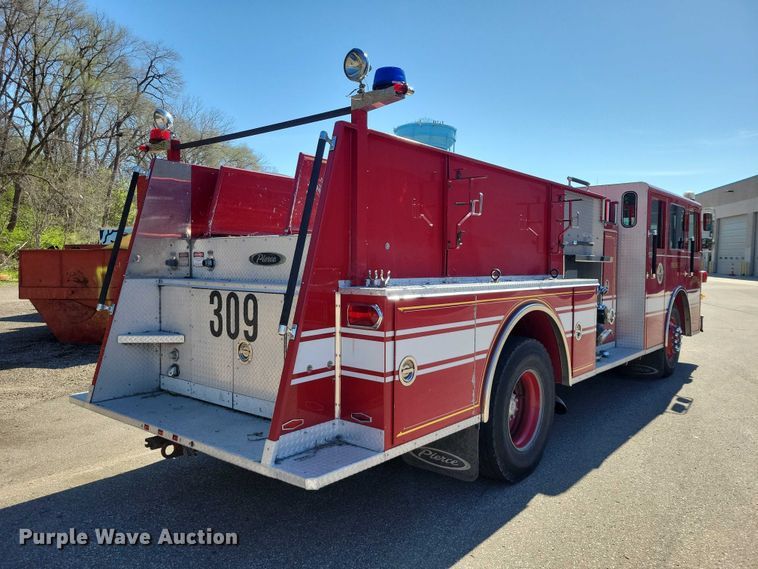 image for item DZ7050 1992 Pierce Manufacturing Arrow pumper fire truck