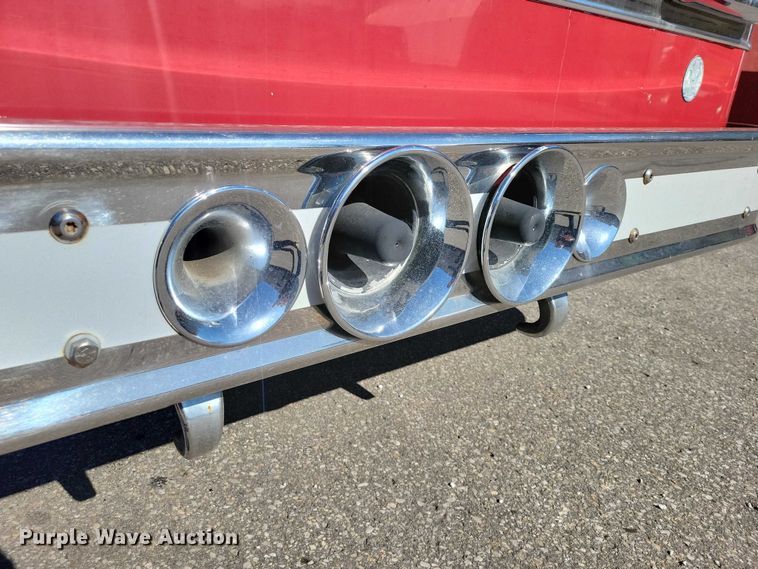 image for item DZ7050 1992 Pierce Manufacturing Arrow pumper fire truck