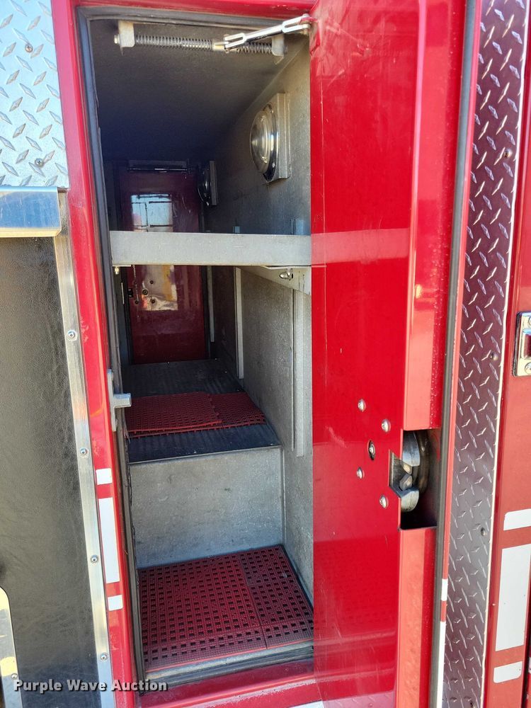 image for item DZ7050 1992 Pierce Manufacturing Arrow pumper fire truck