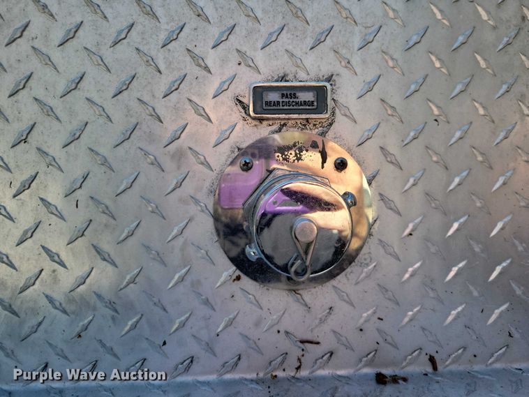 image for item DZ7050 1992 Pierce Manufacturing Arrow pumper fire truck