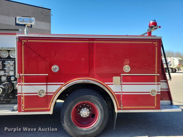 image for item DZ7050 1992 Pierce Manufacturing Arrow pumper fire truck