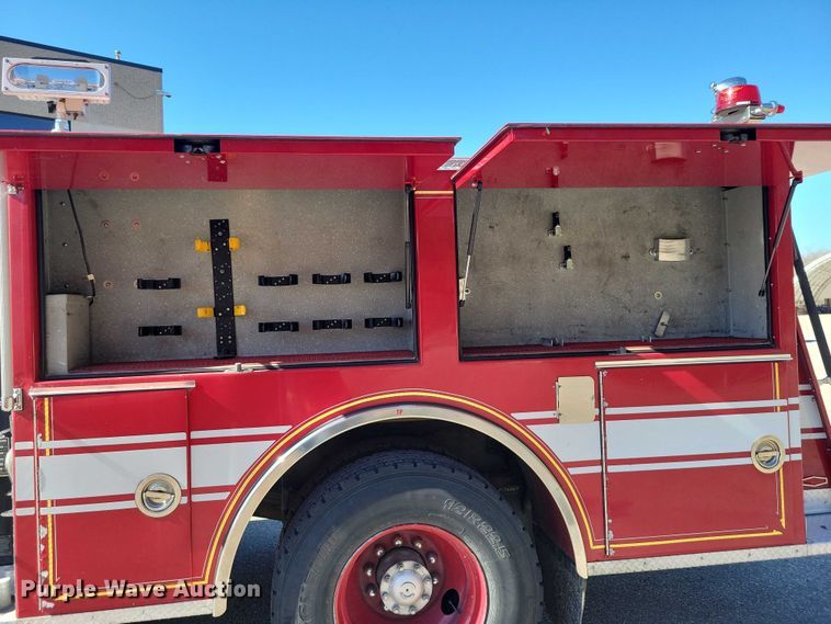 image for item DZ7050 1992 Pierce Manufacturing Arrow pumper fire truck