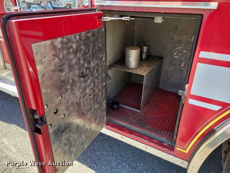 image for item DZ7050 1992 Pierce Manufacturing Arrow pumper fire truck