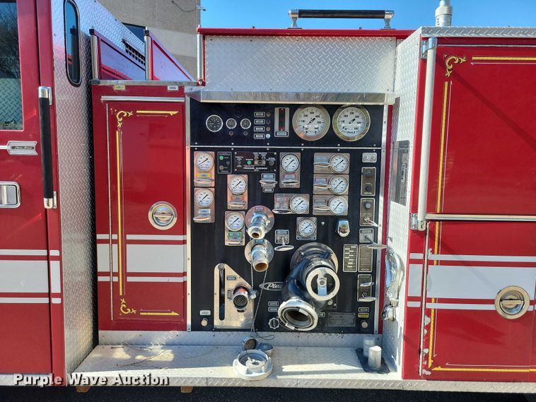 image for item DZ7050 1992 Pierce Manufacturing Arrow pumper fire truck