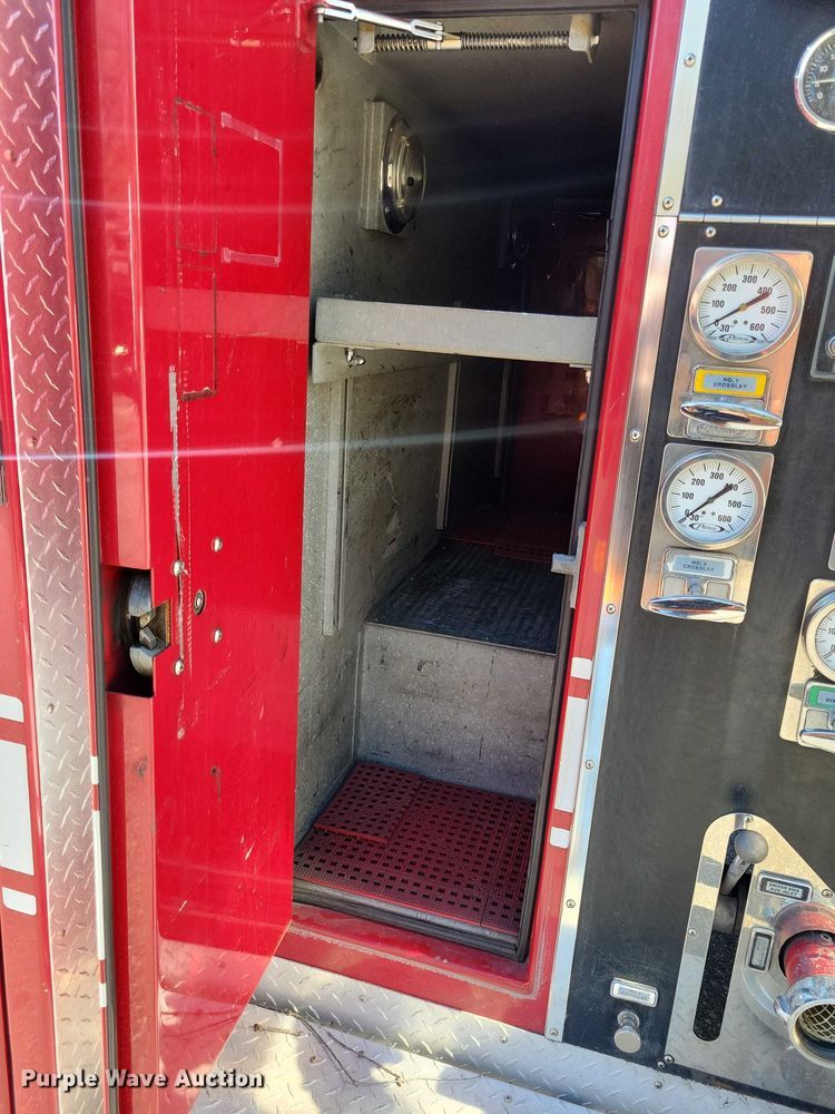 image for item DZ7050 1992 Pierce Manufacturing Arrow pumper fire truck