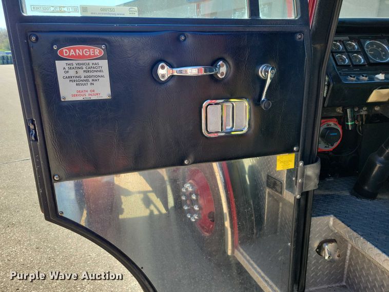 image for item DZ7050 1992 Pierce Manufacturing Arrow pumper fire truck