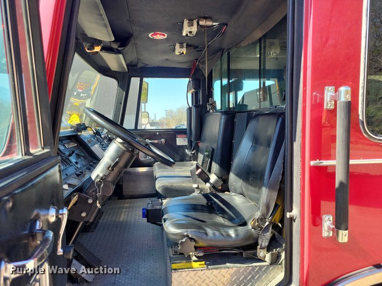 image for item DZ7050 1992 Pierce Manufacturing Arrow pumper fire truck