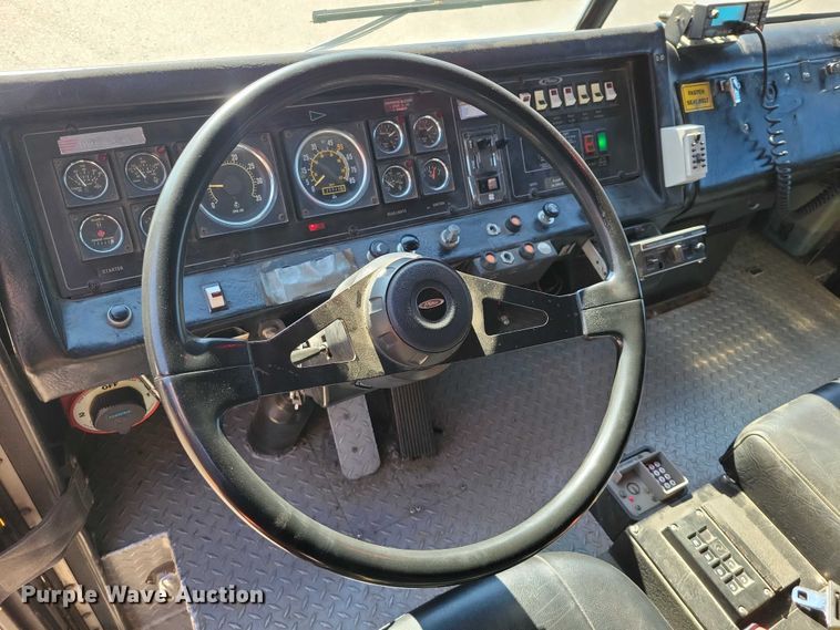 image for item DZ7050 1992 Pierce Manufacturing Arrow pumper fire truck